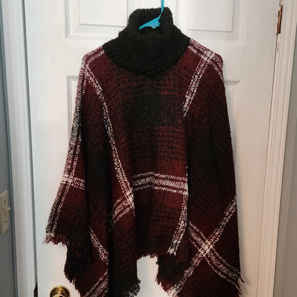 Cherie Bliss Sweater Poncho Cape Black/White/Red Women’s One Size NWT - Picture 1 of 3